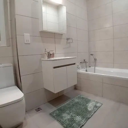 New Modern Two Double Bedroom Apartman *