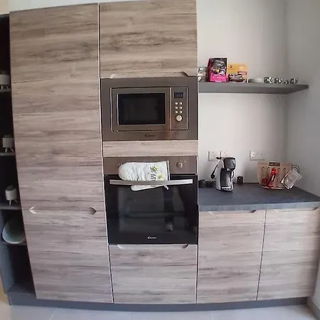 Apartman New Modern Two Double Bedroom