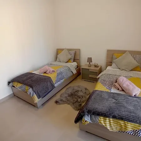 New Modern Two Double Bedroom Апартаменты Сент-Полс-Бей
