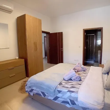 New Modern Two Double Bedroom *
